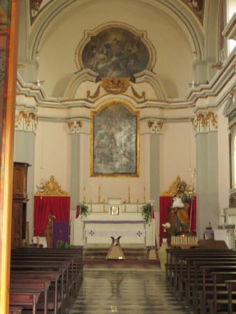 L'interno della chiesa 